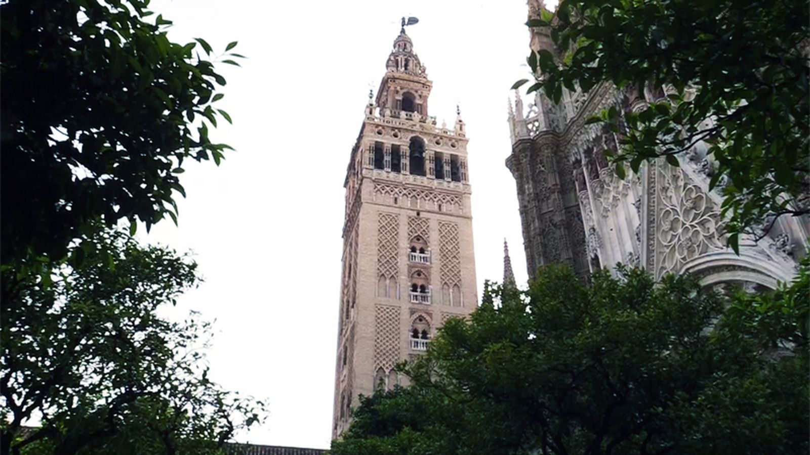 Giralda 800 x 450