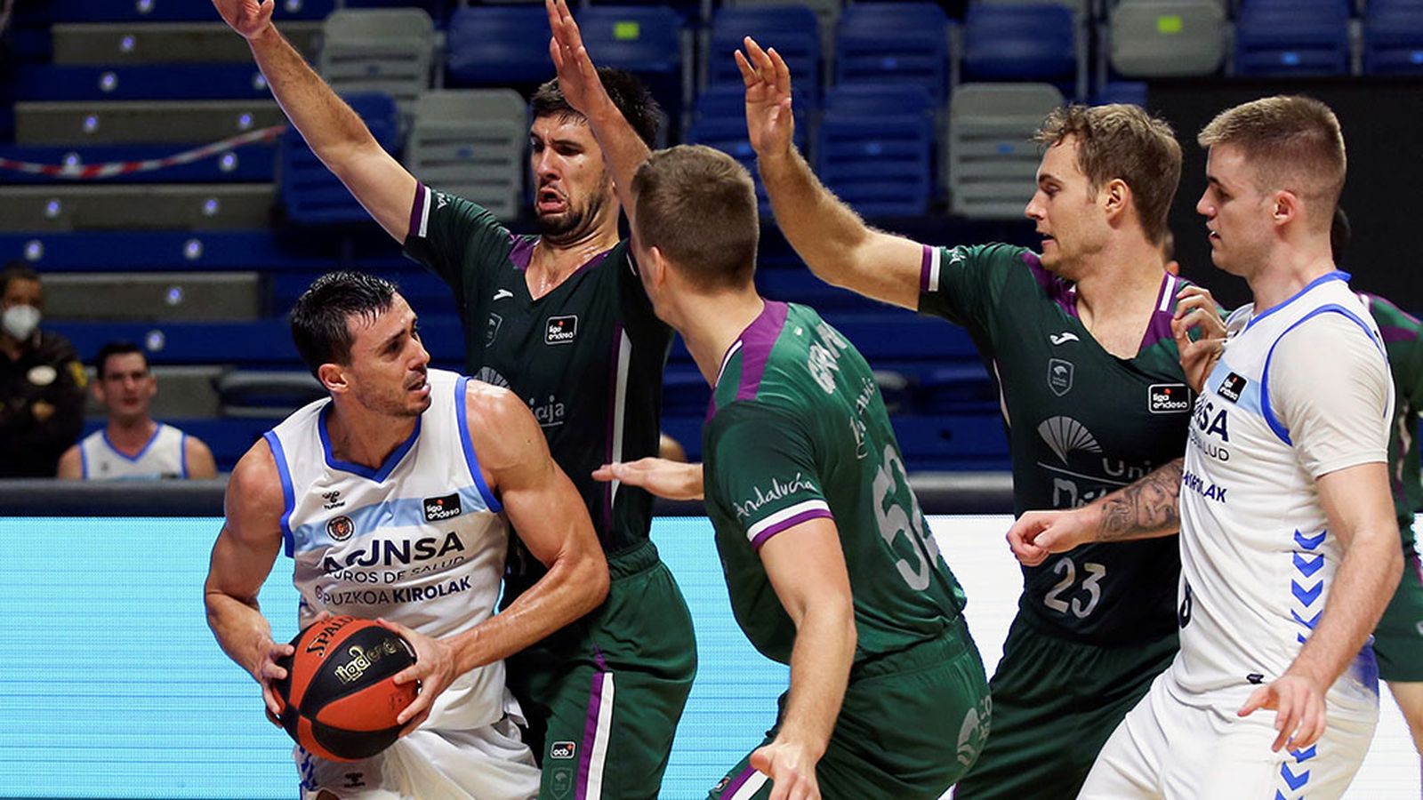 Unicaja vence en el Martin Carpena