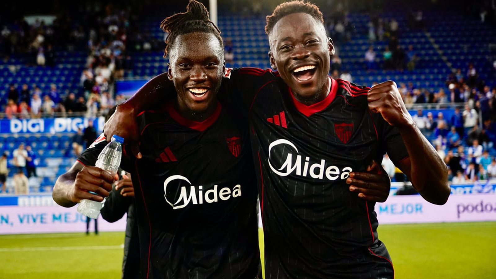 Akor Adams y Batista Mendy Sevilla
