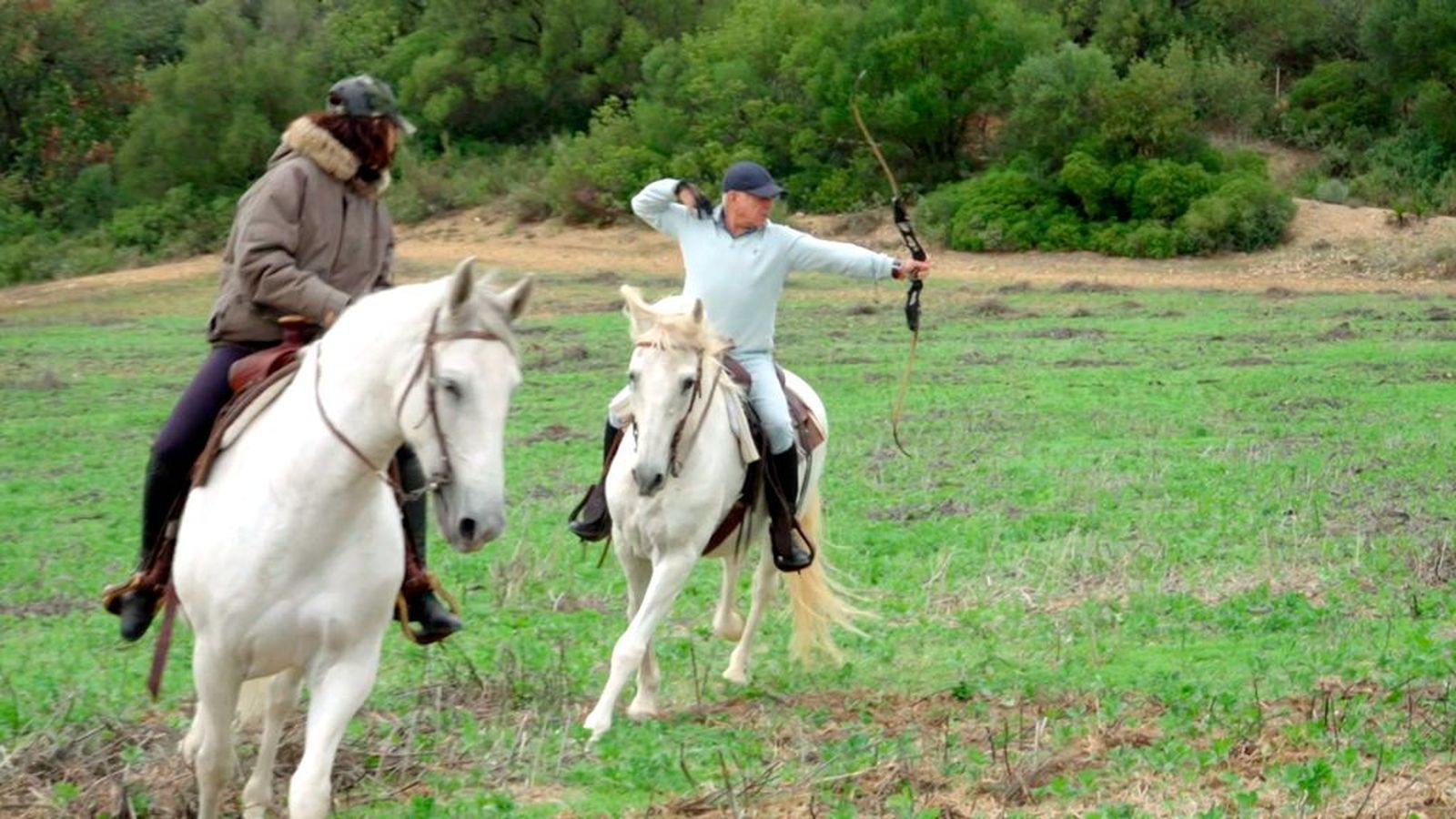 Tiro con arco desde un caballo en movimiento en la Yeguada Candau