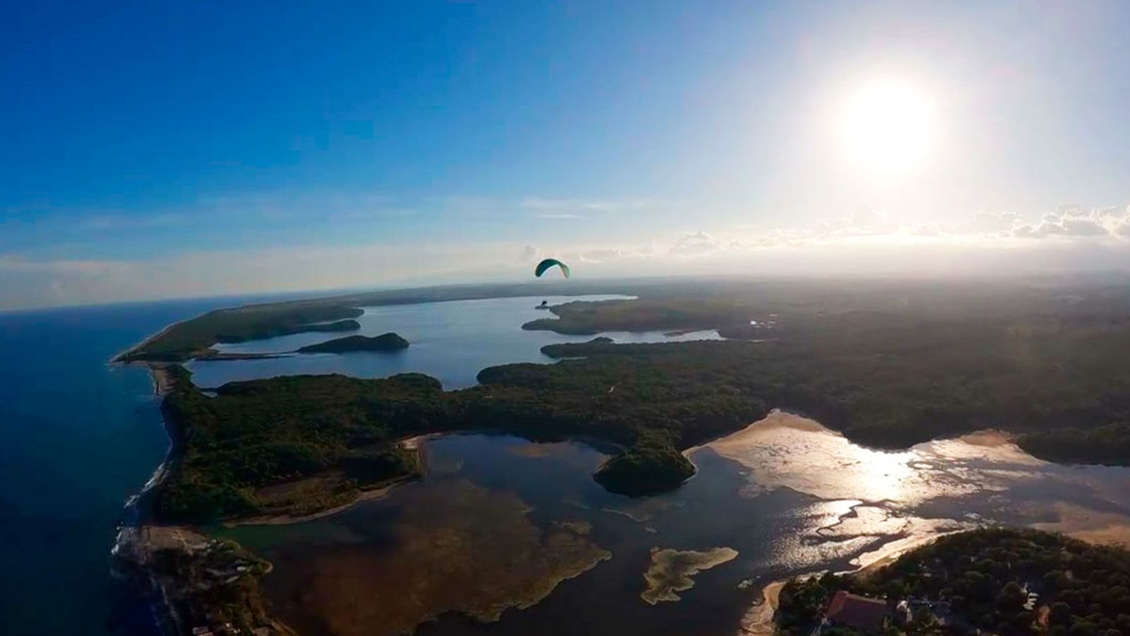 Disfrutamos del paisaje de Córcega a vista de pájaro con Gloria Cervera