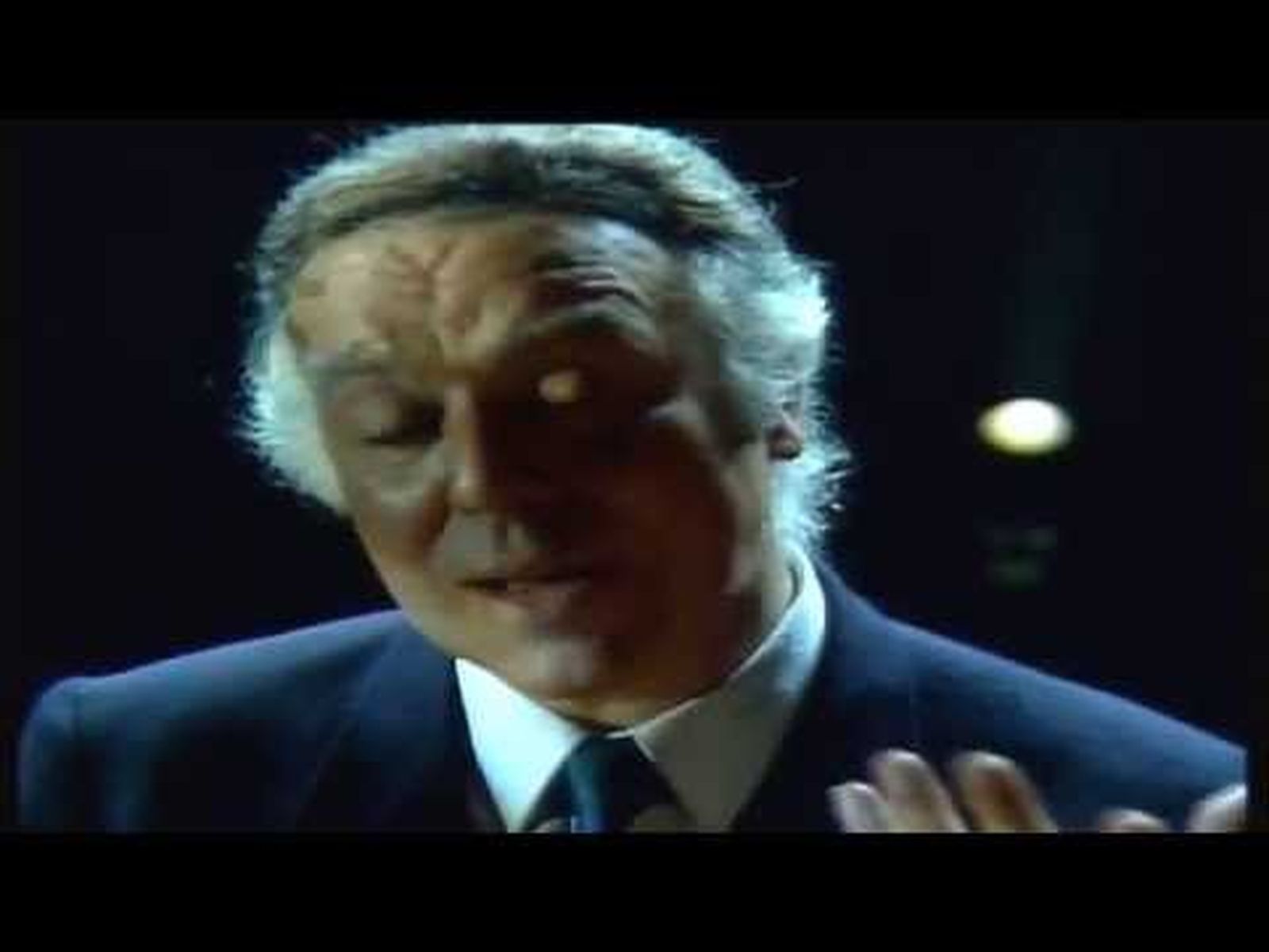 Fado "Lisboa, menina e moça" de Carlos do Carmo