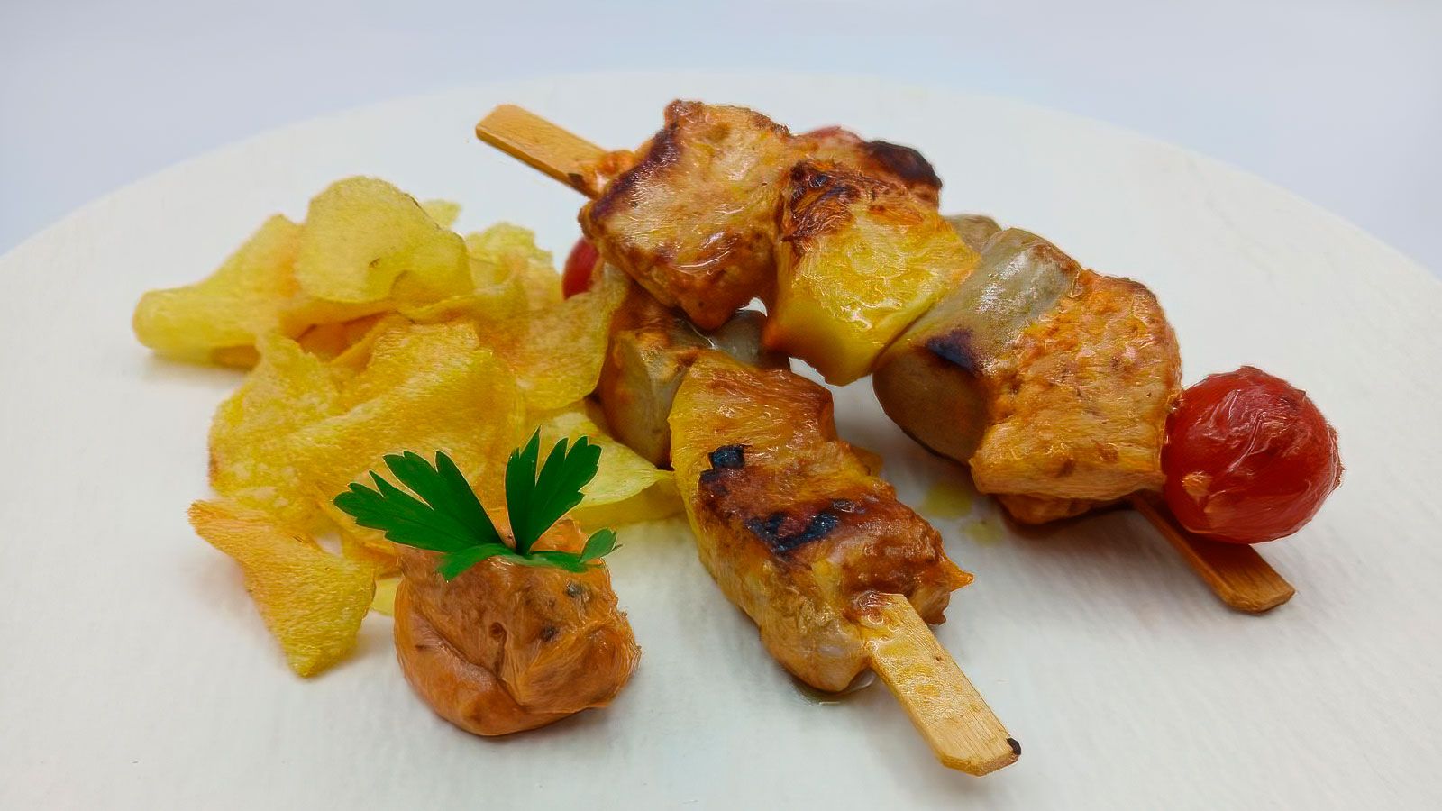 "Cómetelo", patatas a la reina y brochetas gauchas