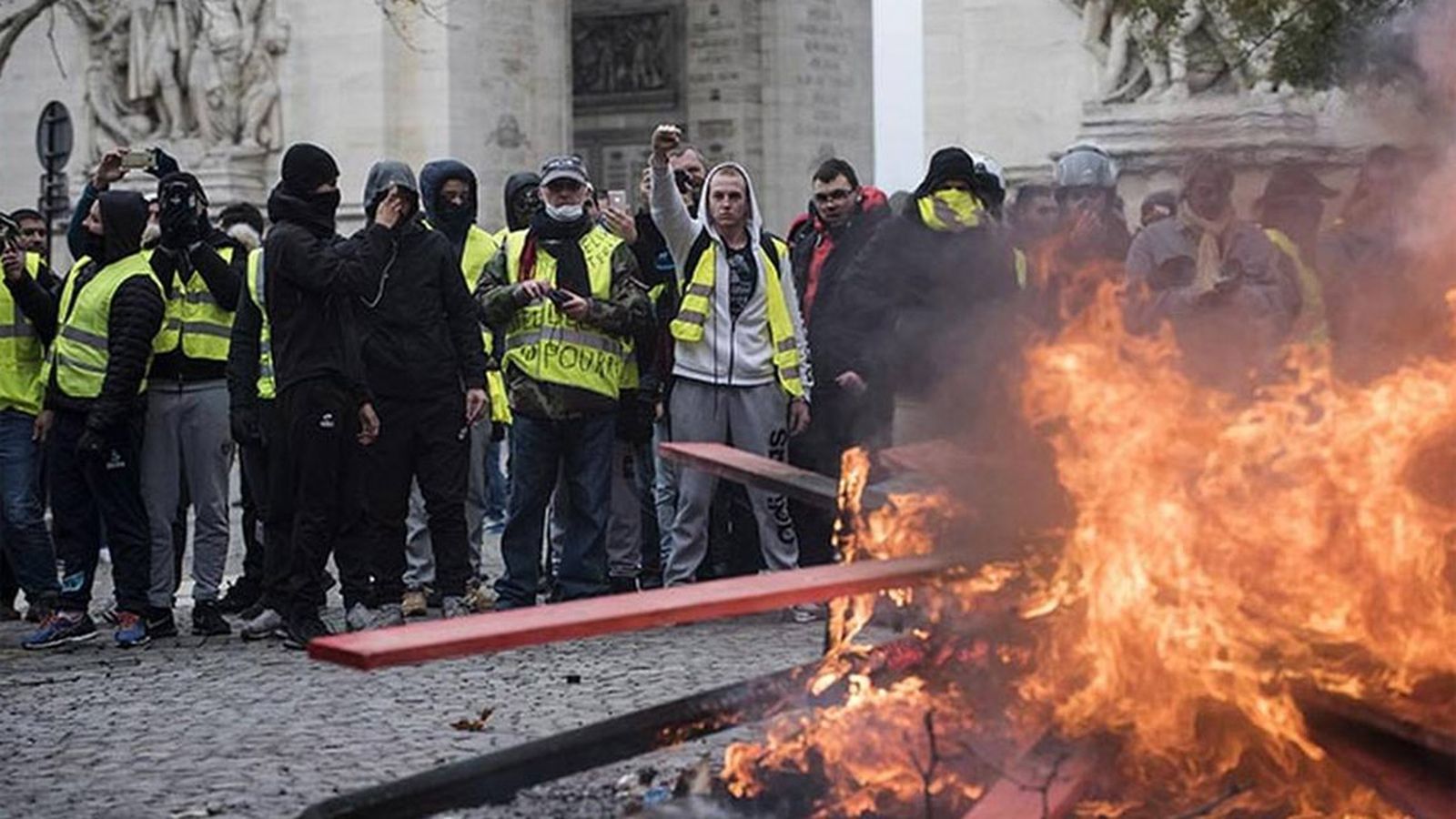 Disturbios chalecos amarillos París 1024