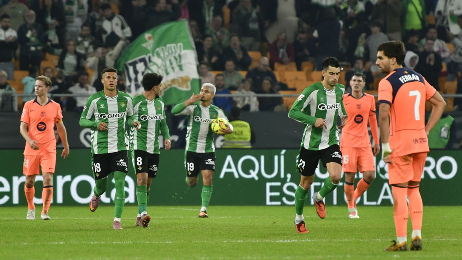 Cucho Hernández Betis Barcelona