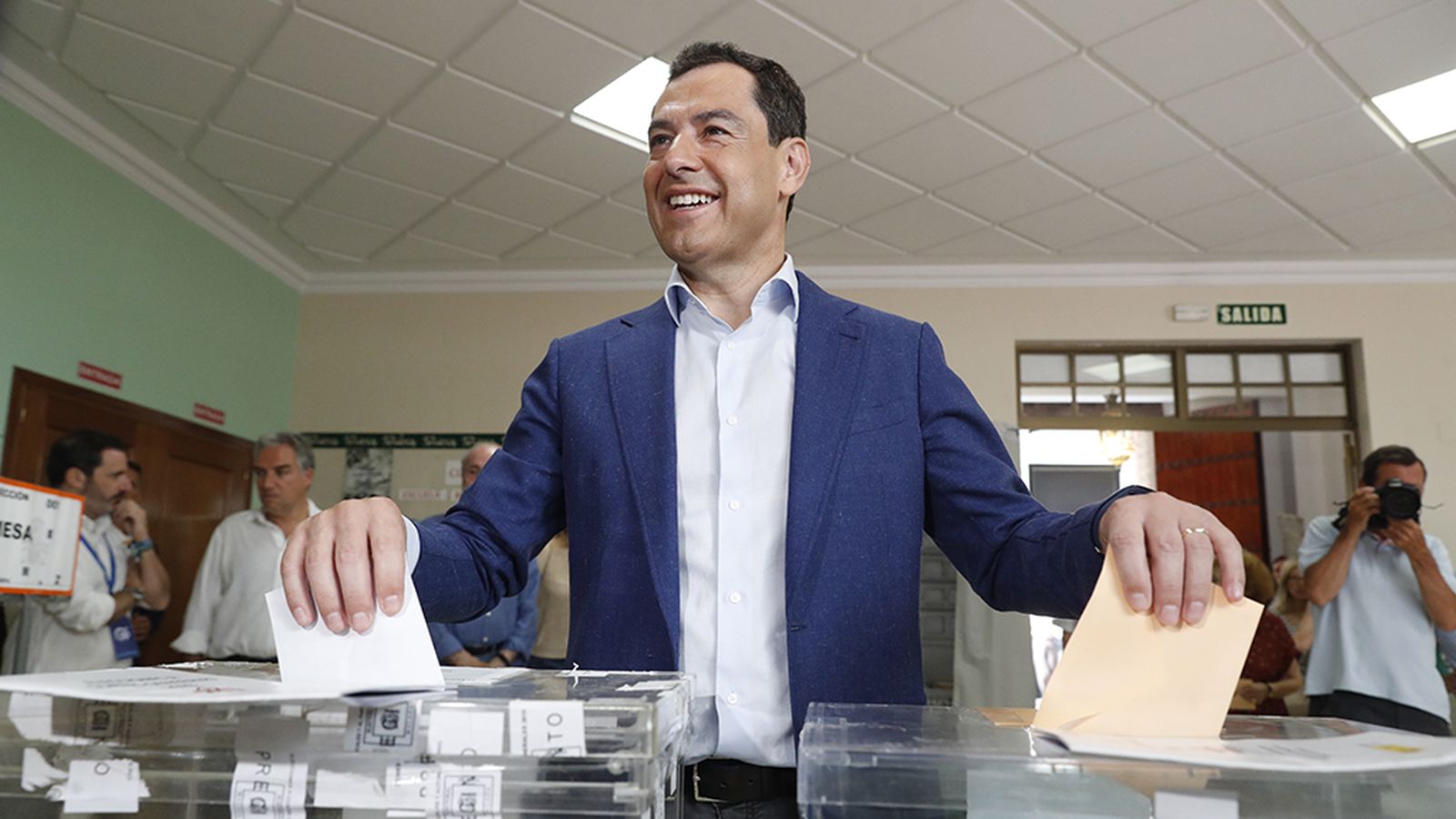 Moreno vota en Málaga