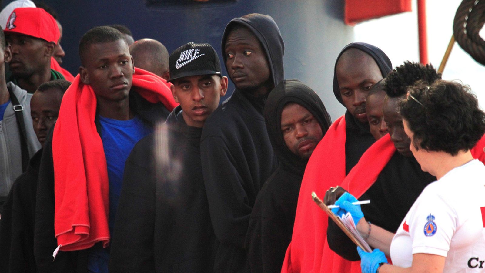 Inmigrantes rescatados en el Estrecho