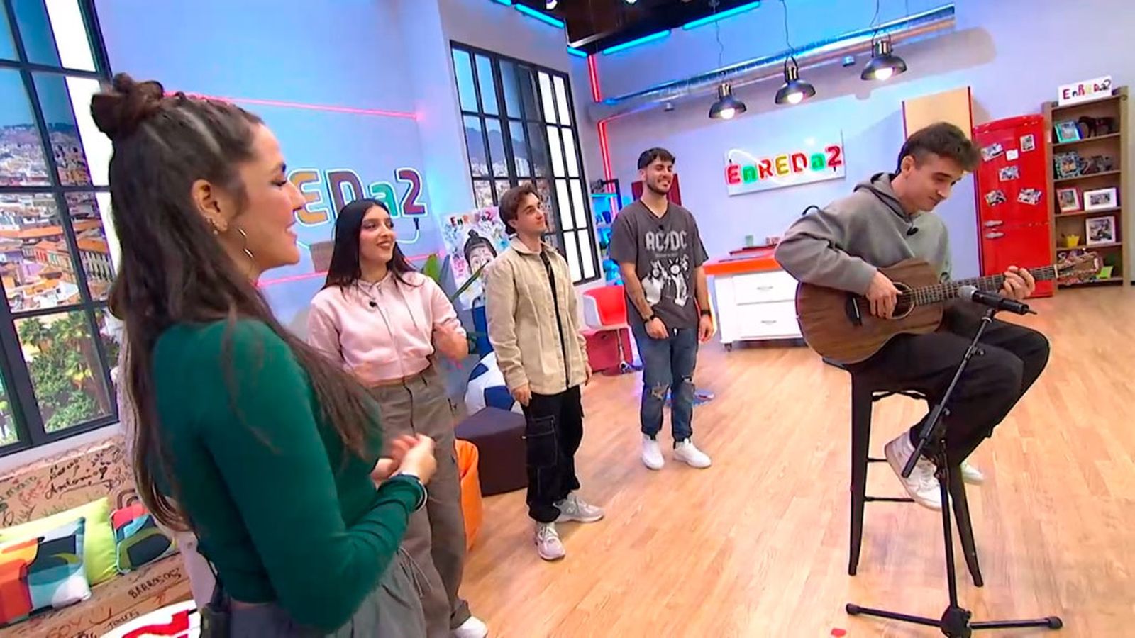 Borja, nominado nuevo mejor artista a los Grammy Latinos, nos canta 'Quizás'