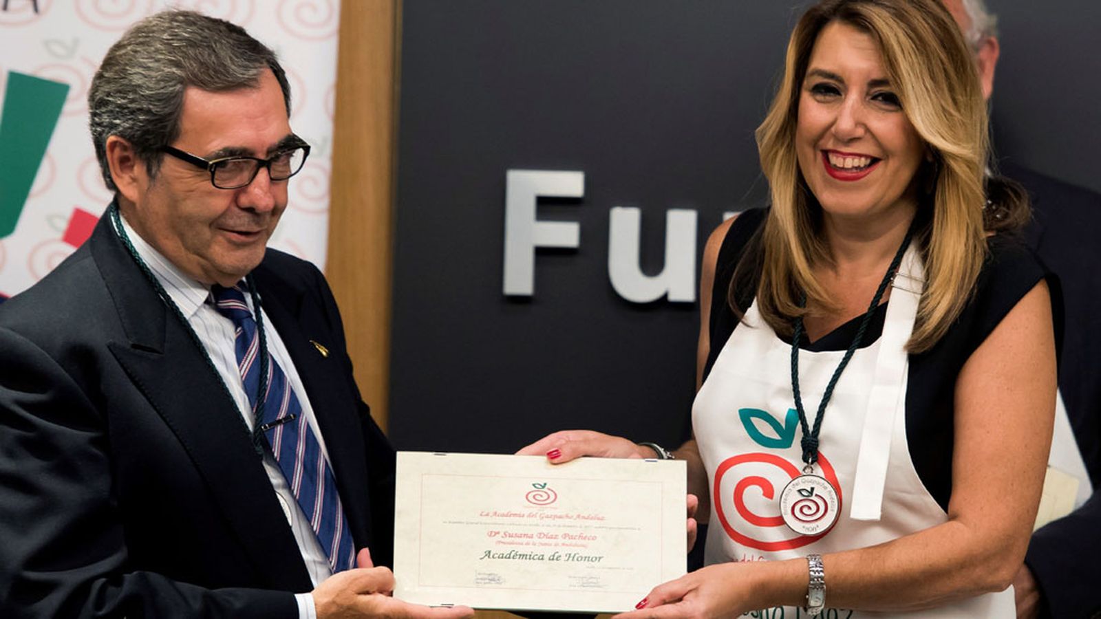Díaz académica de honor Gazpacho andaluz